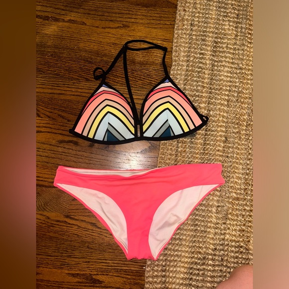 PINK bikini SET, size L. Padded and medium coverage bottoms - Picture 1 of 1